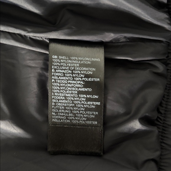 The North Face Kids Black Puffer Jacket Size 14-16 - Picture 3 of 6